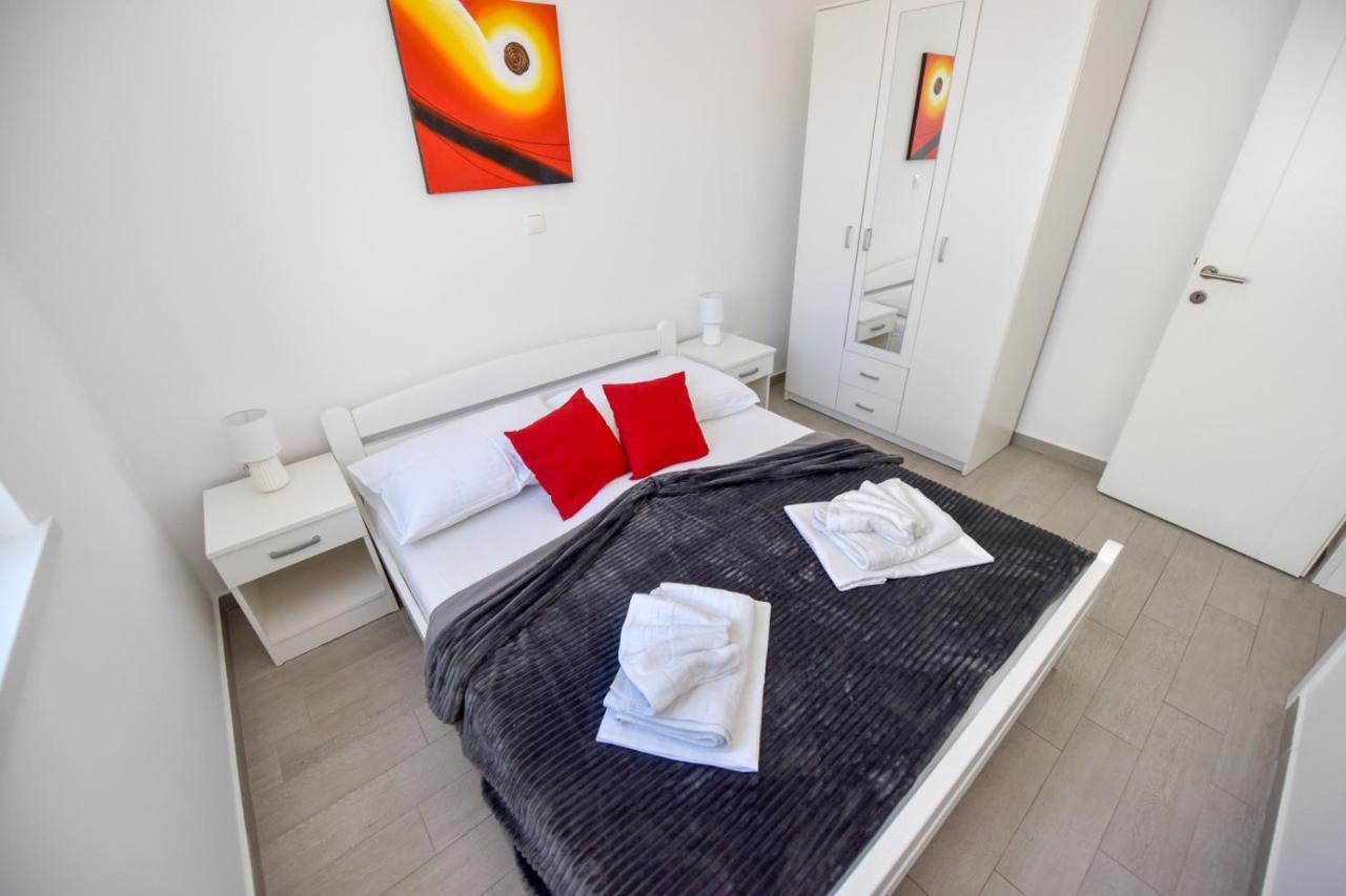 Apartments Yoko โนวาลยา ภายนอก รูปภาพ