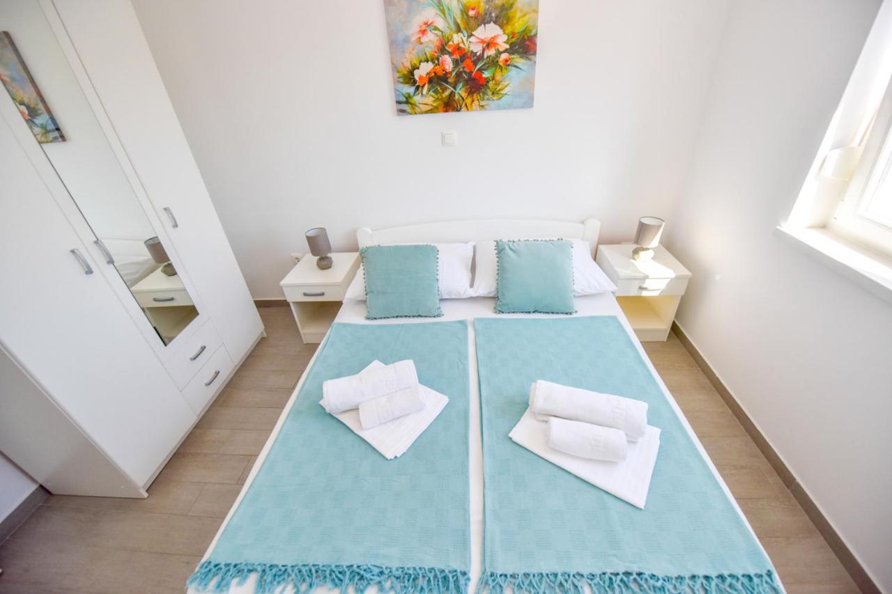 Apartments Yoko โนวาลยา ภายนอก รูปภาพ
