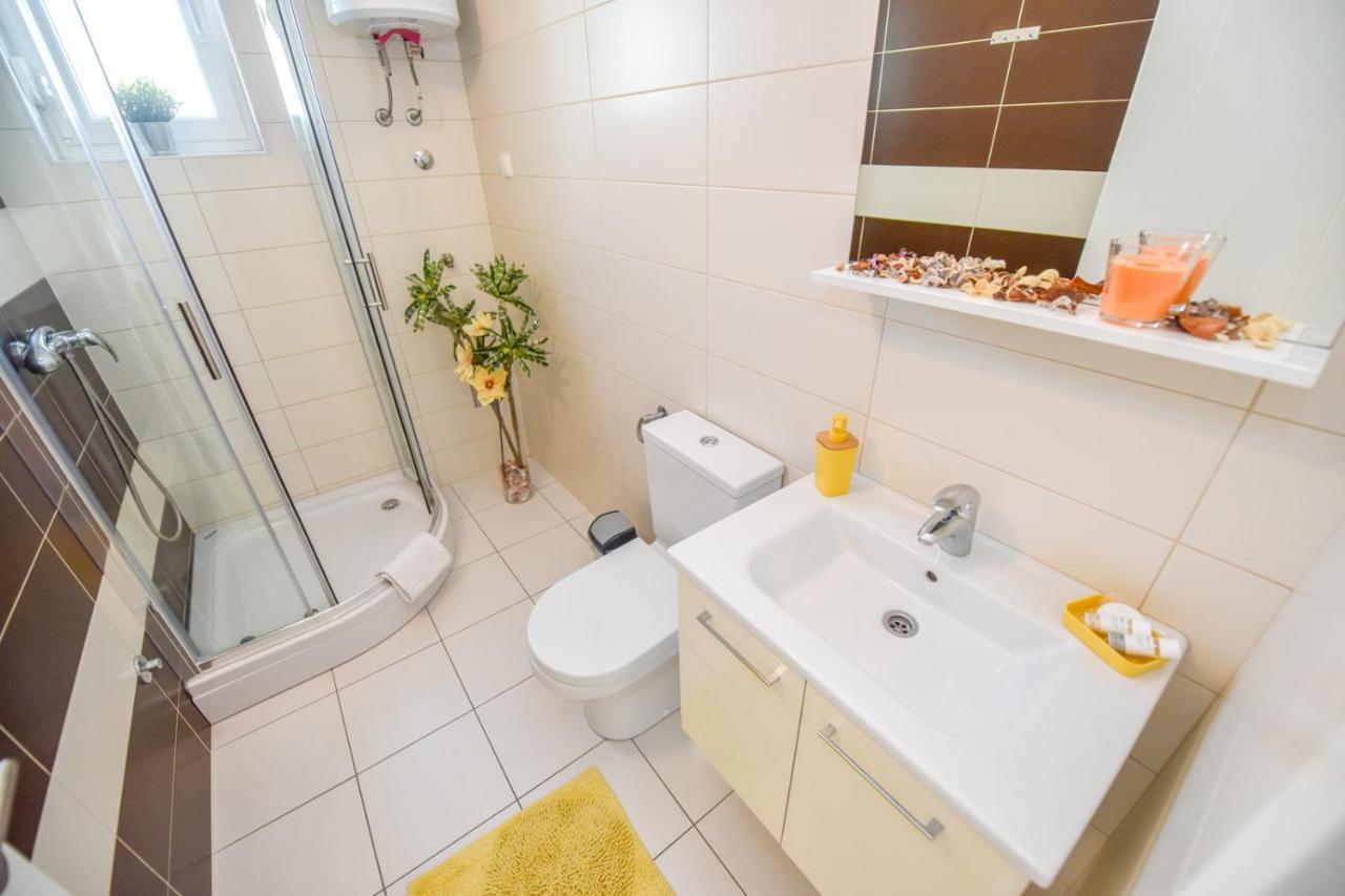 Apartments Yoko โนวาลยา ภายนอก รูปภาพ