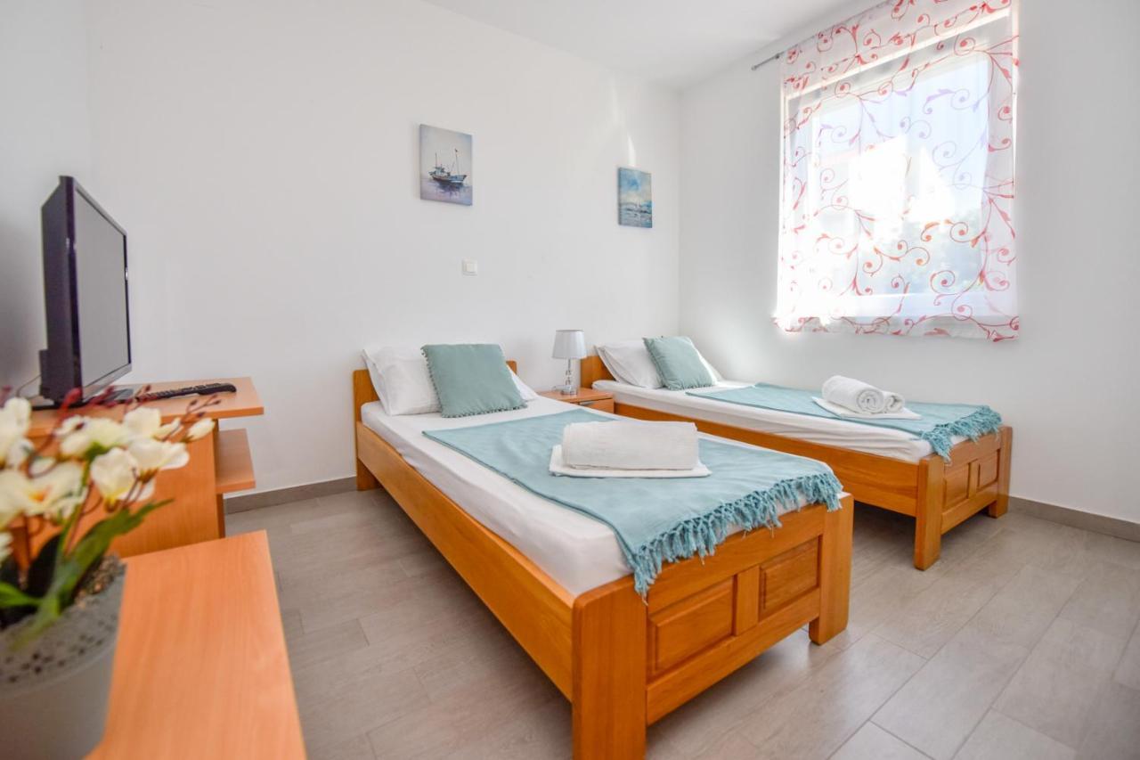 Apartments Yoko โนวาลยา ภายนอก รูปภาพ