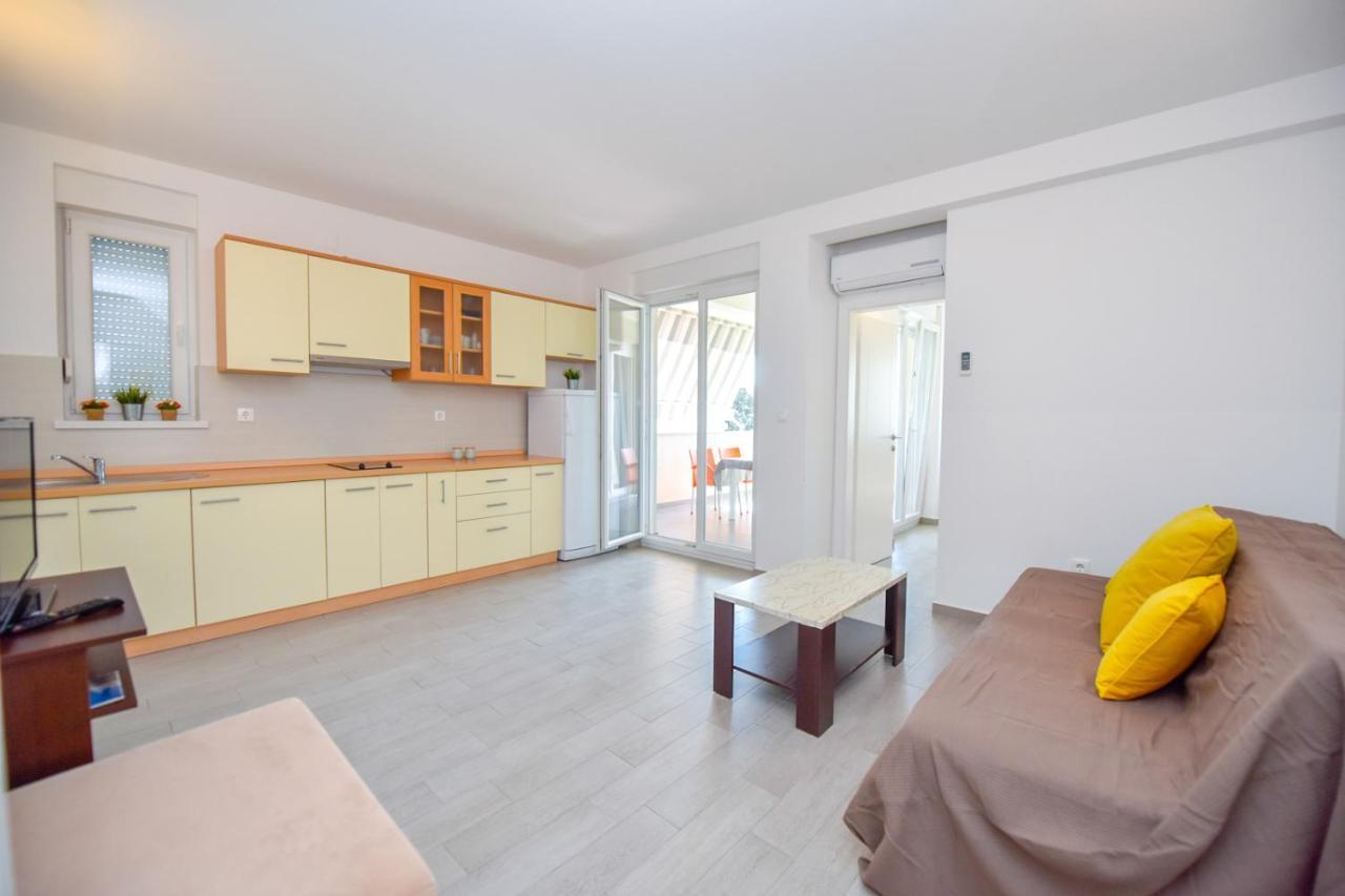Apartments Yoko โนวาลยา ภายนอก รูปภาพ