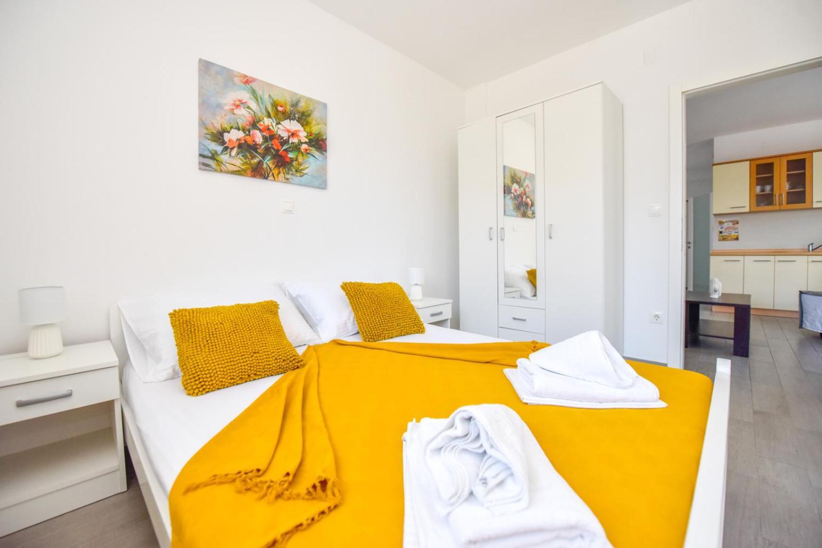 Apartments Yoko โนวาลยา ภายนอก รูปภาพ
